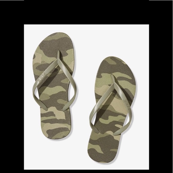 pink camo flip flops